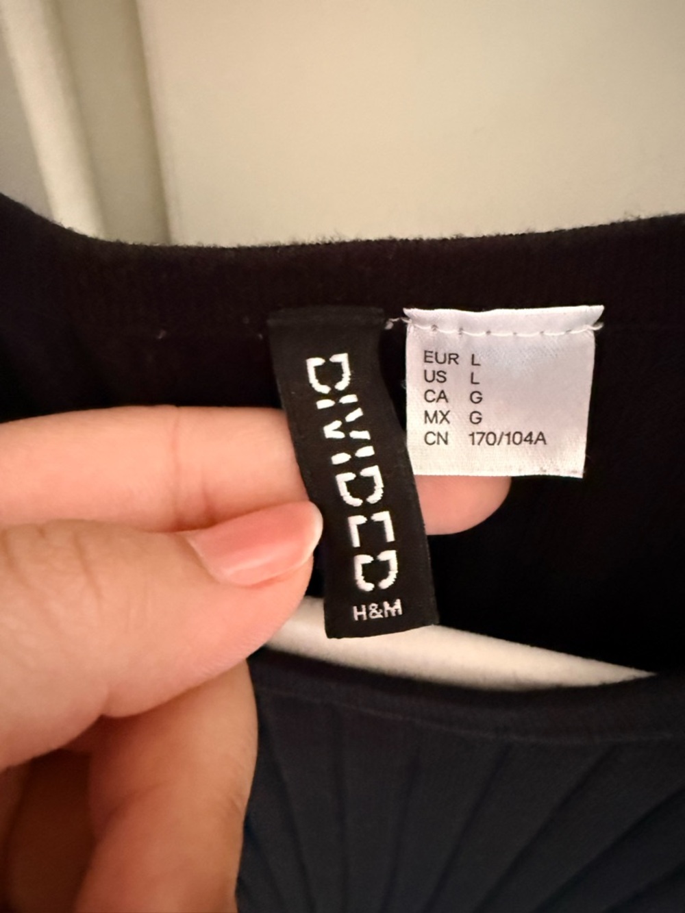 H&M Black Ribbed Cropped Tank - Picture 3 of 3
